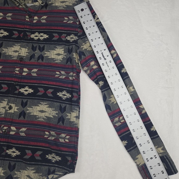 American Eagle Button Down Shirt Mens Medium Aztec Print Red Blue Classic Fit - Picture 5 of 8